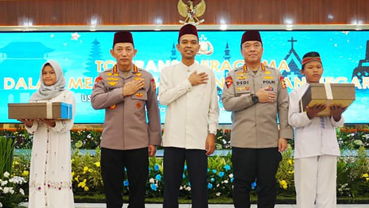 FOTO: Kapolri dan UAS Kompak Gaungkan Toleransi untuk Jaga Kebinekaan