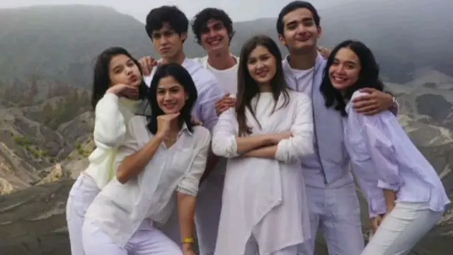 6 Potret Kebersamaan Pemain Sinetron Buku Harian Seorang Istri