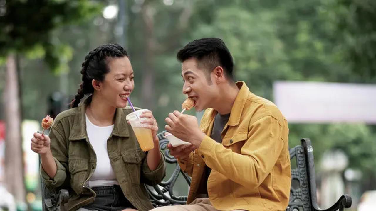 7 Tanda Orang yang Kamu Sukai Diam-Diam Juga Menyukaimu