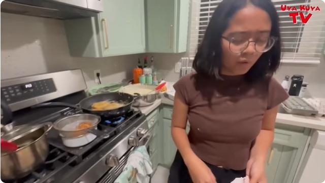 6 Potret Keluarga Uya Kuya Jual Nasi Warteg hingga Gorengan di Amerika, Selalu Laris