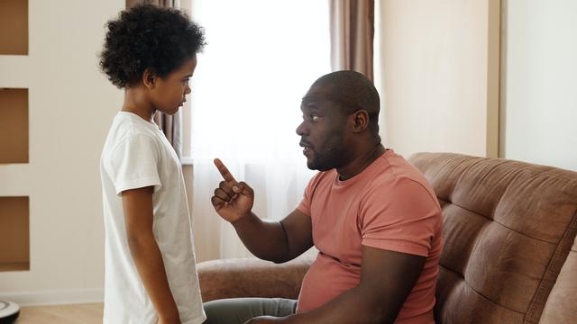 Ilustrasi orang tua dan anak