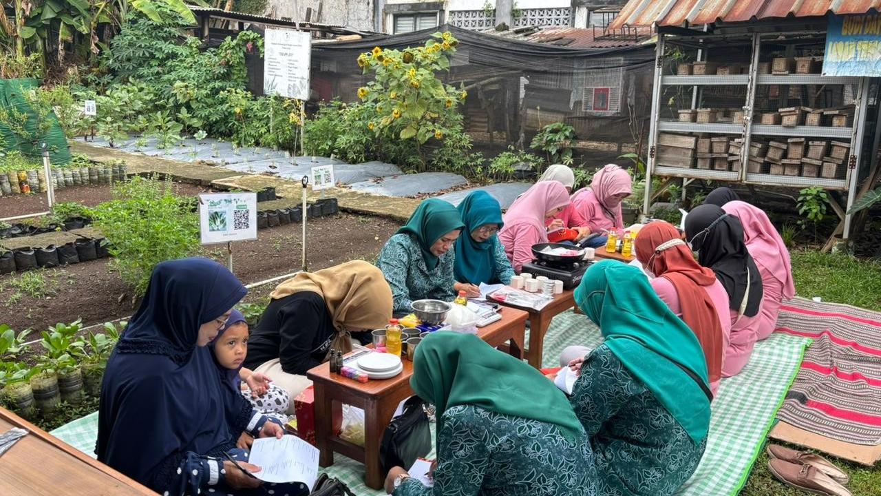 BRI Peduli Latih Warga Bogor Olah Minyak Jelantah Jadi Sabun Ramah Lingkungan