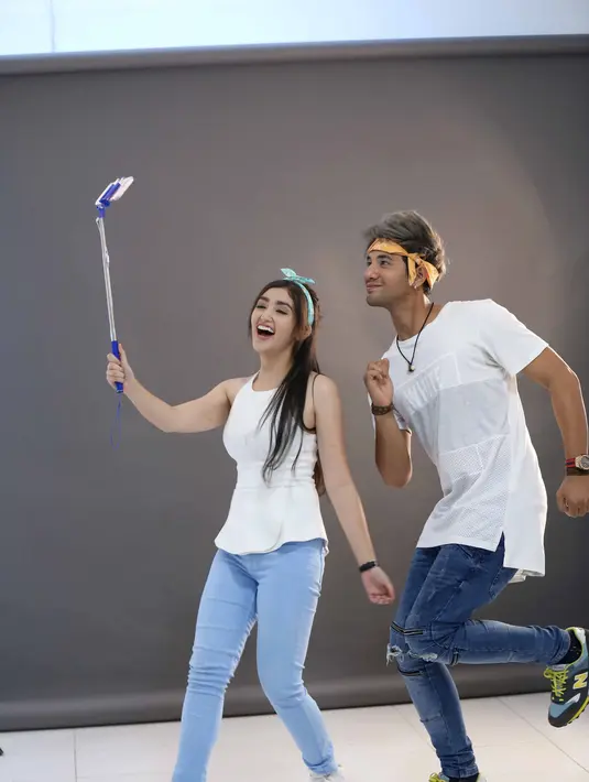 Setelah lama menjalin kisah asmara, Ammar mengaku bisa menerima kekurangan dan kelebihannya sang kekasih. Begitu juga dengan Ranty yang bisa menerima apapun kelebihan dan kekurangannya. (Nurwahyunan/Bintang.com)