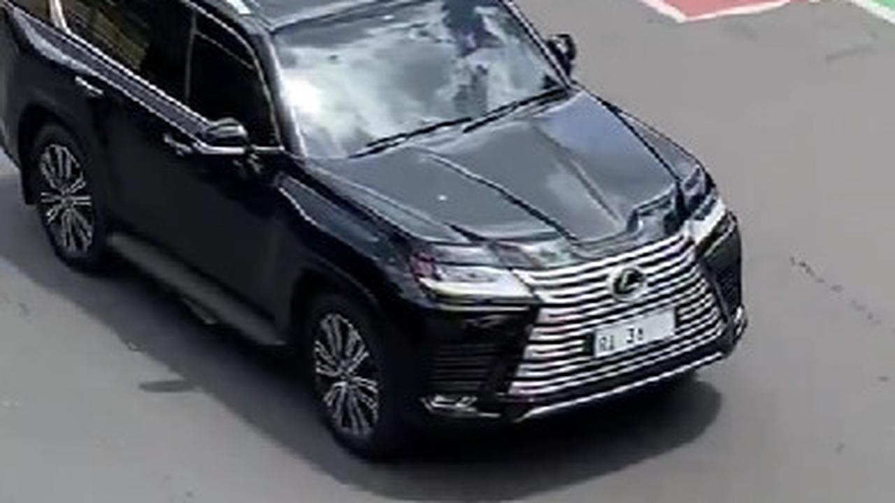 Mobil Berplat Nomor RI 36 yang Viral di X