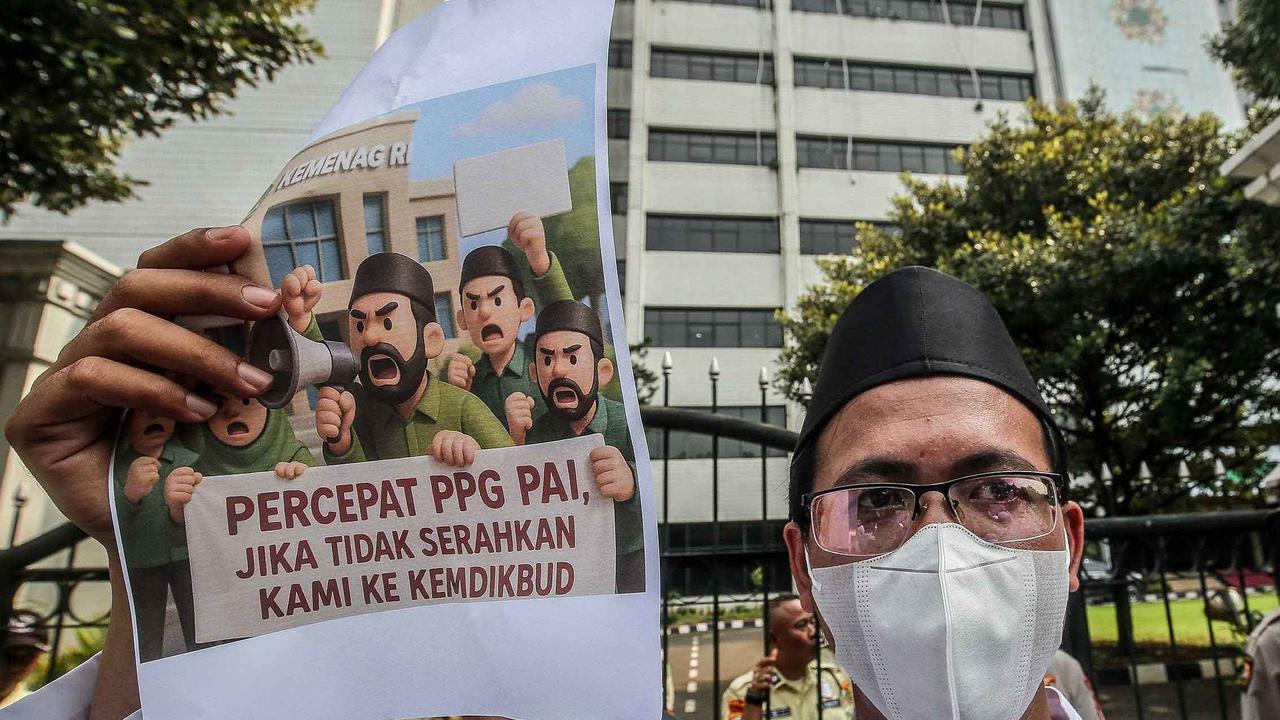 FOTO: Guru Agama Gelar Aksi Damai, Desak Percepatan PPG dan Peralihan ke Kemendikdasmen