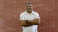 Direktur Teknik Persik Kediri Danilo Fernando saat mengunjungi dapur redaksi Bola.com di Gondangdia, Jakarta, Senin (07/06/2022). (Bola.com/M Iqbal Ichsan)