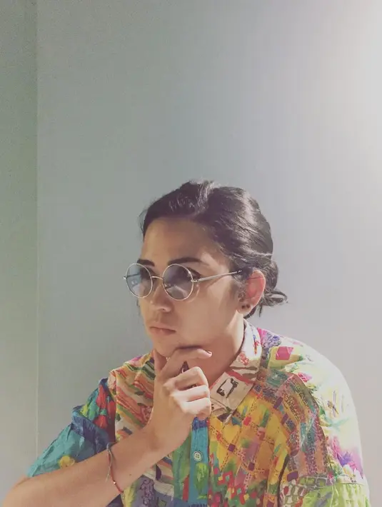 Ada juga Dinda Kanya Dewi yang bikin geregetan lewat peran antagonisnya di serial TV Cinta Fitri yang pernah tayang di SCTV. Sangat maksimal dalam berakting, Dinda pun sering dicibir dalam keseharian. (Instagram/dindakanyaa)