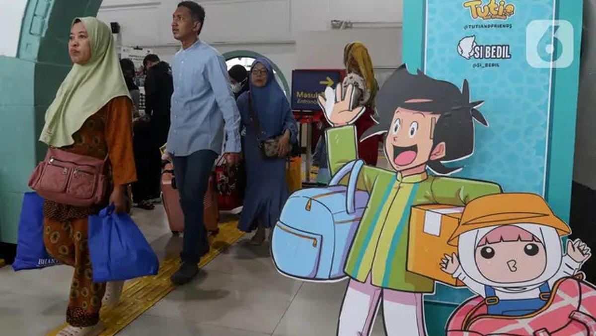 Arus Balik Lebaran 2025, Pemudik Pengguna KAJJ Padati Stasiun Pasar Senen Jakarta