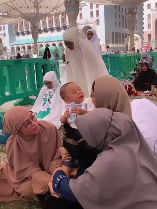 (Instagram @bebizie)