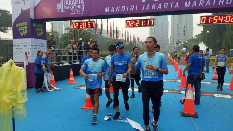 Sandiaga Uno merisahkan Jakarta Marathon 2017. (Liputan6.com/Devira Prastiwi)