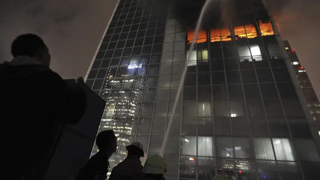 News Flash : Wisma Kosgoro Terbakar