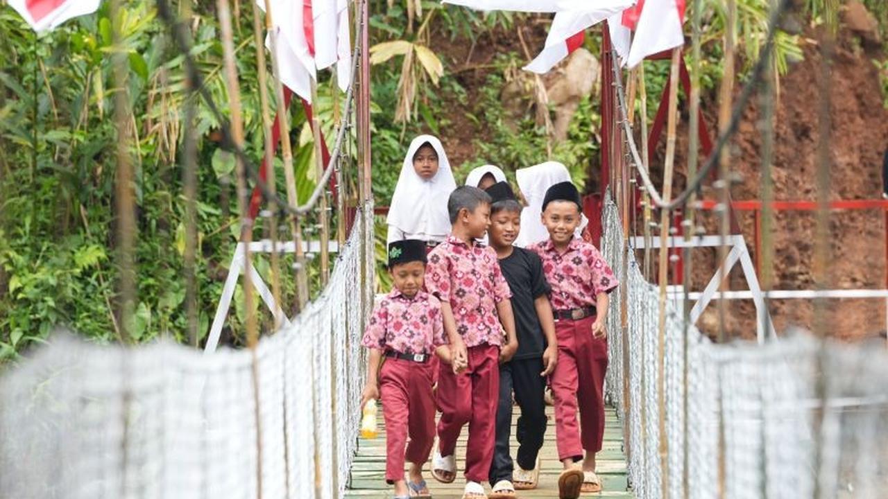 Jembatan Gantung Harumandala Permudah Akses Warga Pangandaran, Dorong Ekonomi Lokal