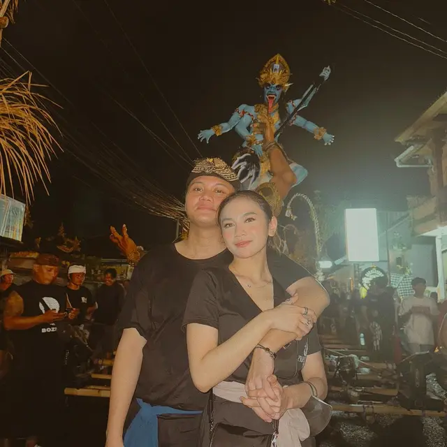 Nyepi - Ramadhan Berdekatan, Ini 6 Momen Rizky Febian dan Mahalini Saling Toleransi