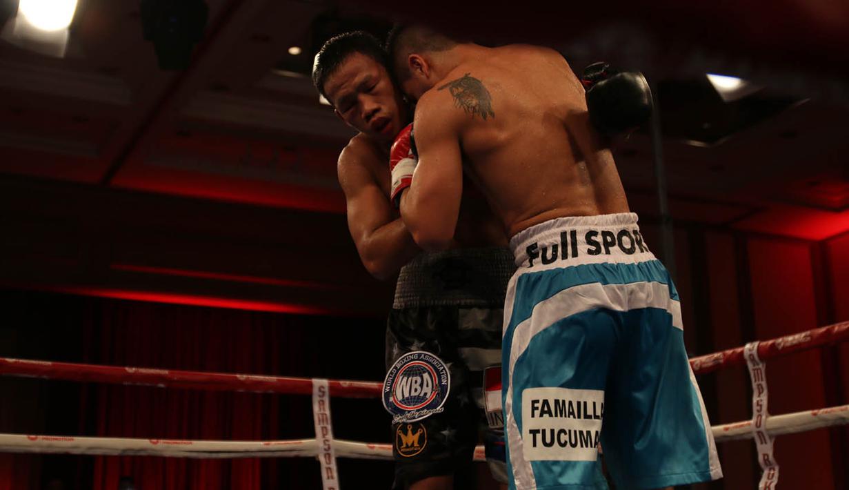 Namun Daud Yordan segera bangkit dan menguasai jalannya pertarungan, terbukti pada ronde ke enam dirinya berhasil memukul jatuh Criatian Rafael Coria. (Daud Yordan Media)