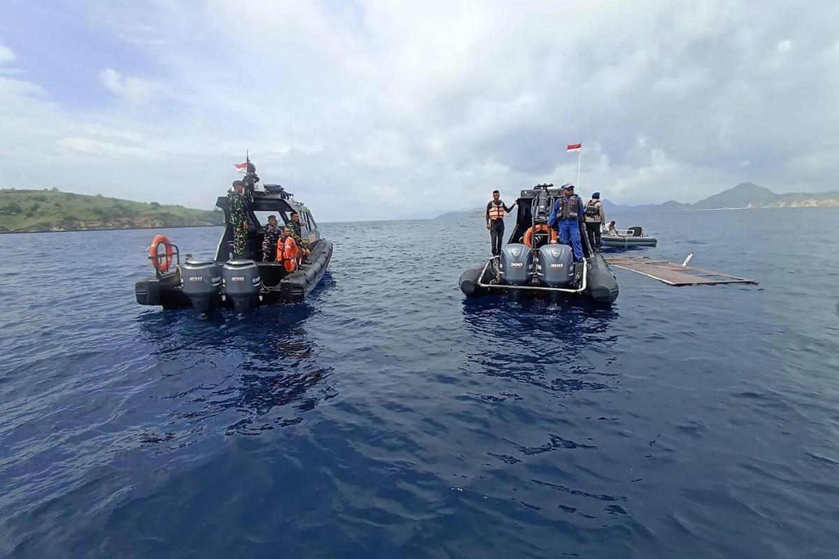 OTO: Pencarian Korban Kapal Wisata Tenggelam di Pulau Padar Terus Dilanjutkan