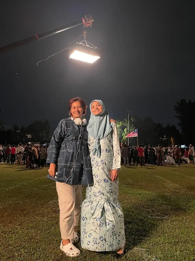 Acha Septriasa Tampil Berhijab