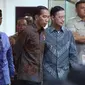 Presiden Joko Widodo didampingi Menko Perekonomian Darmin Nasution dan Kepala BKPM Thomas Lembong meninjau layanan konsultasi Online Single Submission (OSS) BKPM di PTSP BKPM, Jakarta, Senin (14/1). (Liputan6.com/Angga Yuniar)