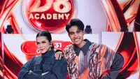 Eby dan Zarha Pamer Foto Couple usai Rilis Lagu Duet, Tunjukkan Momen 'Saat Bahagia'