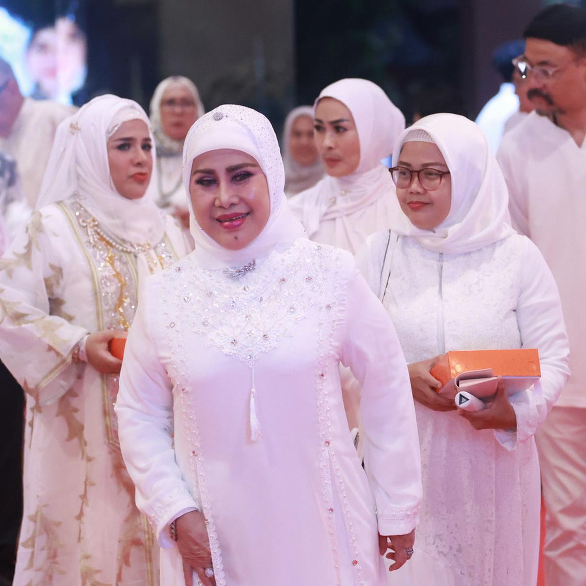 Deretan Selebriti Hadiri Pengajian 7 Hari Mendiang Titiek Puspa dengan Pakaian Serba Putih, Ada Rossa dan Afgan Datang Bareng