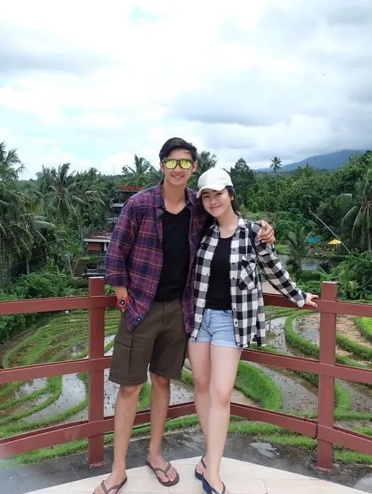 Immanuel Caesar Hito saat ditemui di kawasan Plaza Indonesia, Thamrin, Jakarta Pusat, Rabu (21/3/2018) mengakui bukan sosok pria romantis. Ia juga jarang merayakan anniversary. "Ya sudah sekali-kali lah, biar dia senang." ujarnya. (Instagram/hitocaesar)