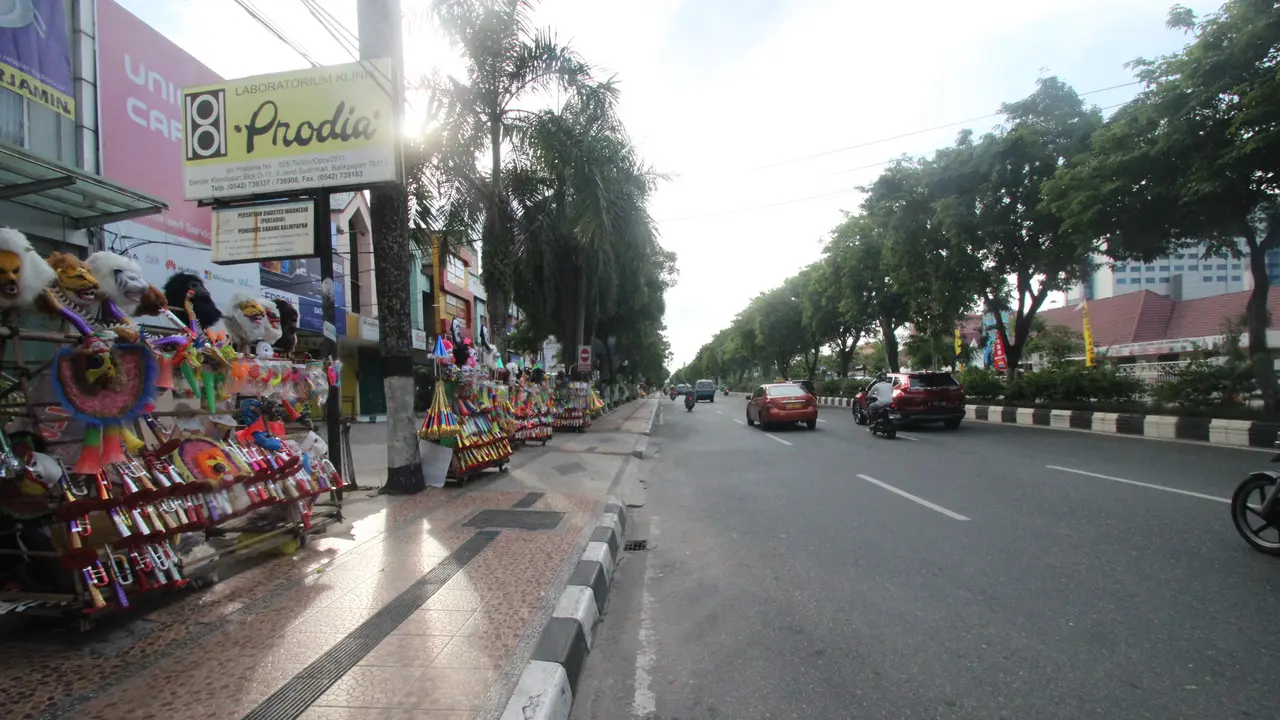 Pedagang Terompet di Balikpapan