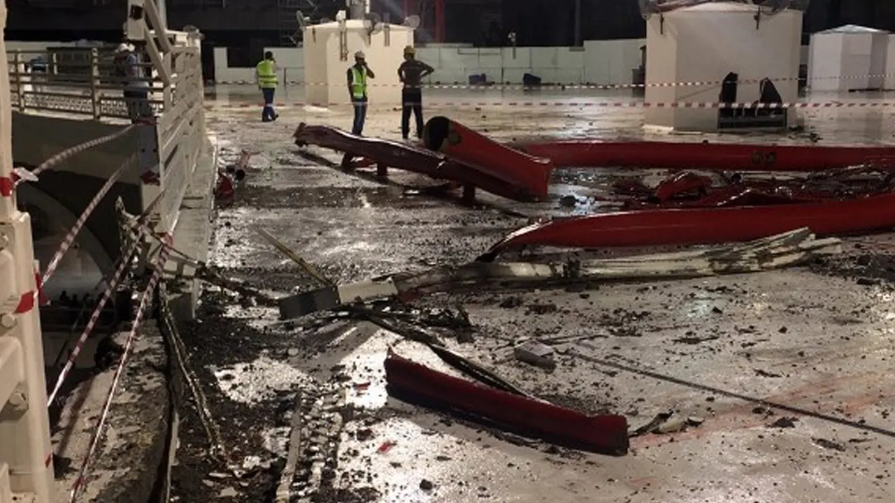 20150911-Sebuah Crane di Mekkah Jatuh dan Menimpa Jamaah, Termasuk WNI