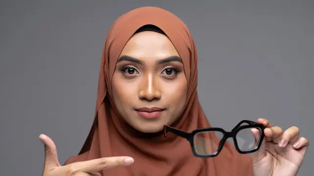 Model Kacamata untuk Wajah Bulat