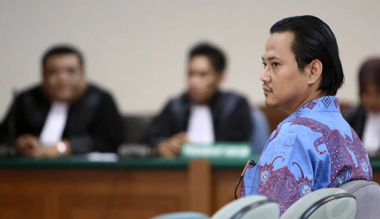 Nota keberatannya ditolak hakim, wajah Riefan Afrian terlihat lesu, Jakarta, (22/10/14). (Liputan6.com/Miftahul Hayat)