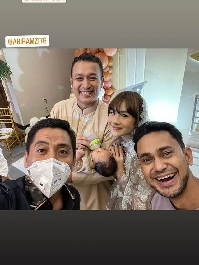 6 Momen Akikah Baby Gin, Putra Gilang Dirga dan Adiezty Fersa yang Dihadiri Selebriti