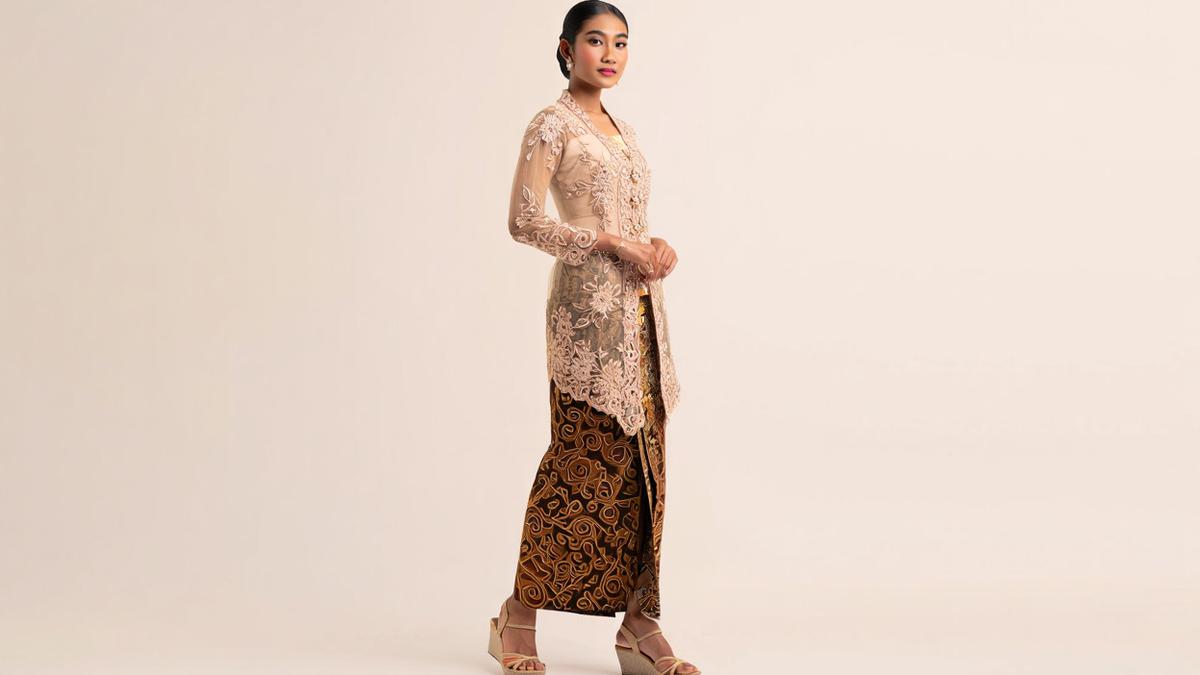 10 Tips Memilih Rok Batik untuk Kebaya, Salah Pilih Bisa Memperburuk Proporsi Tubuh
