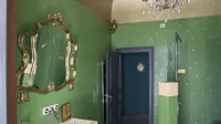Dekorasi kamar mandi serba hijau