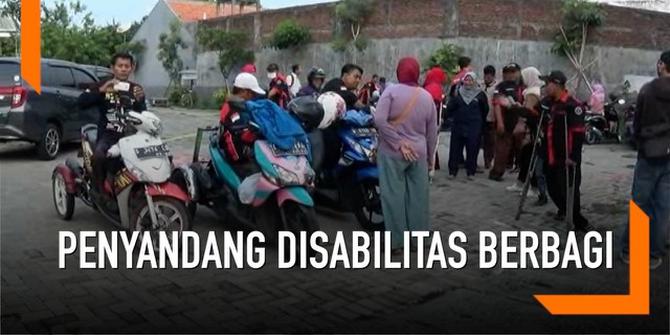 VIDEO: Penyandang Disabilitas di Surabaya Berbagi Takjil