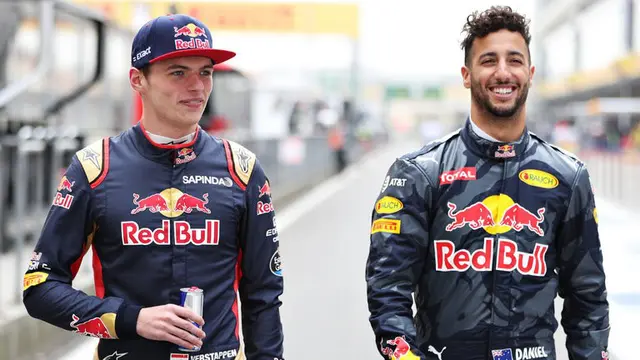 Max Verstappen dan Daniel Ricciardo