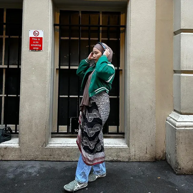 6 Gaya Stylish dan Kekinian Zara Anak Ridwan Kamil Kenakan Kebaya dan Batik untuk Sehari-hari