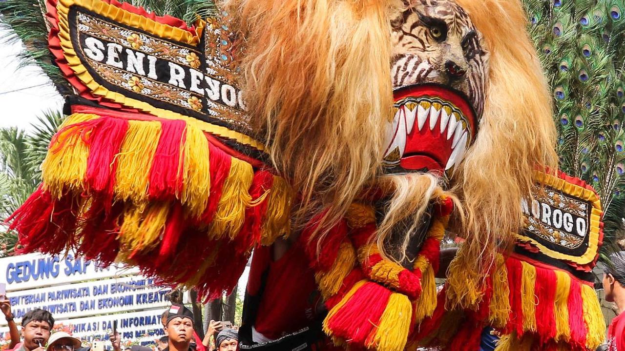 FOTO: Dorong Jadi Warisan Budaya Tak Benda UNESCO, Pawai Budaya Reog Ponorogo Tampil Meriah di Jakarta