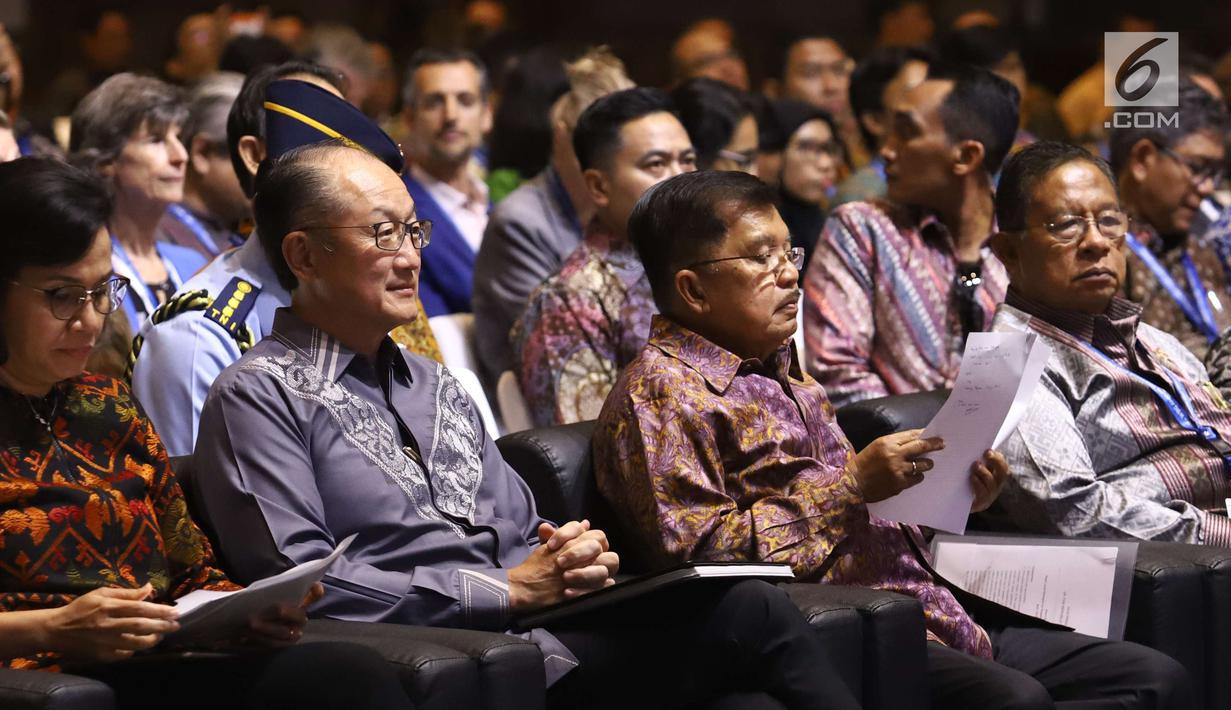 Wakil Presiden RI Jusuf Kalla saat menghadiri Dialog Tingkat Tinggi tentang Pembiayaan dan Asuransi Risiko Bencana selama acara IMF-World Bank Group 2018, Bali, Rabu (10/10). (Liputan6.com/Angga Yuniar)