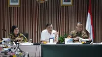 Menteri LHK Siti Nurbaya bersama Menteri Koordinator Bidang Kemaritiman dan Investasi, Luhut Pandjaitan.  foto: Biro Humas KLHK