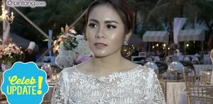 Momo Geisha sudah mengenal kekasihnya bertahun-tahun dan awalnya sebagai teman. Sebenarnya, sejak kapan sih mereka mulai menjalin cinta?