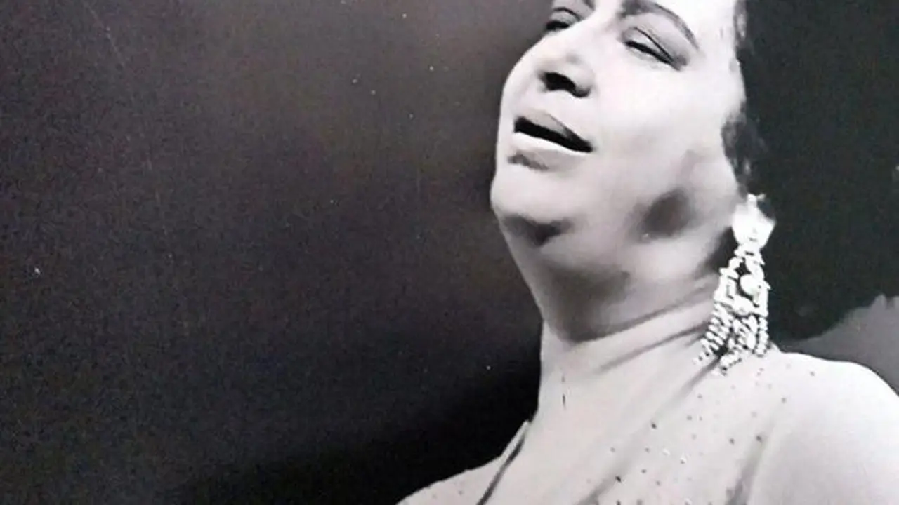 Umm Kolthoum, penyanyi pop paling terkenal di dunia Arab. (Pixgood.com)