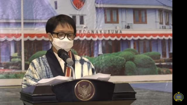 Menlu Retno dalam konferensi pers kedatangan WNI evakuasi dari Afghanistan. (Screen Grab)