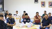 Menteri Sosial Saifullah Yusuf (Mensos Gus Ipul) menggelar rapat evaluasi dan memeriksa berjalannya Sekolah Rakyat, Minggu (26/7/2025). (Tm Humas Kemensos)