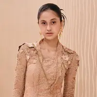 Asila Maisa tampil anggun dengan kebaya. (credit:instagram.com/therealasilamaisa)