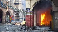 Serang Massa Morsi, Polisi Tembakkan Gas Air Mata ke Masjid Kairo
