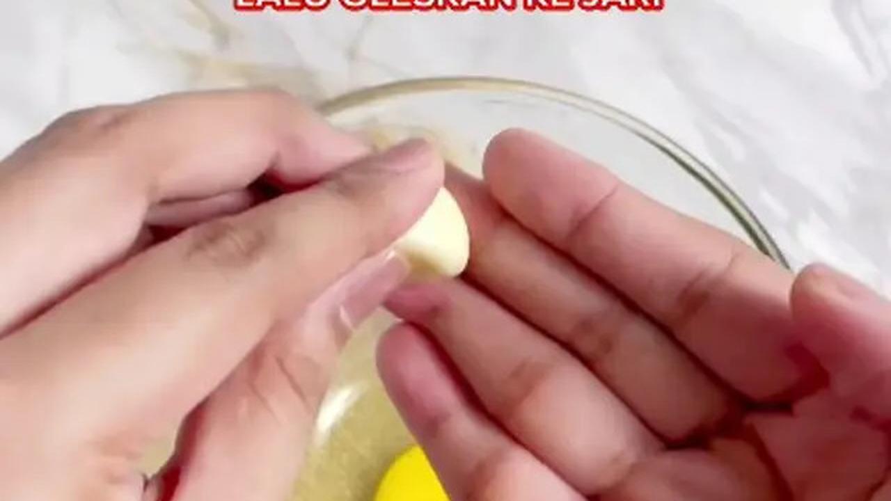 Hanya Pakai 1 Bahan Dapur, Begini Trik Pisahkan Putih dan Kuning Telur Tanpa Ribet