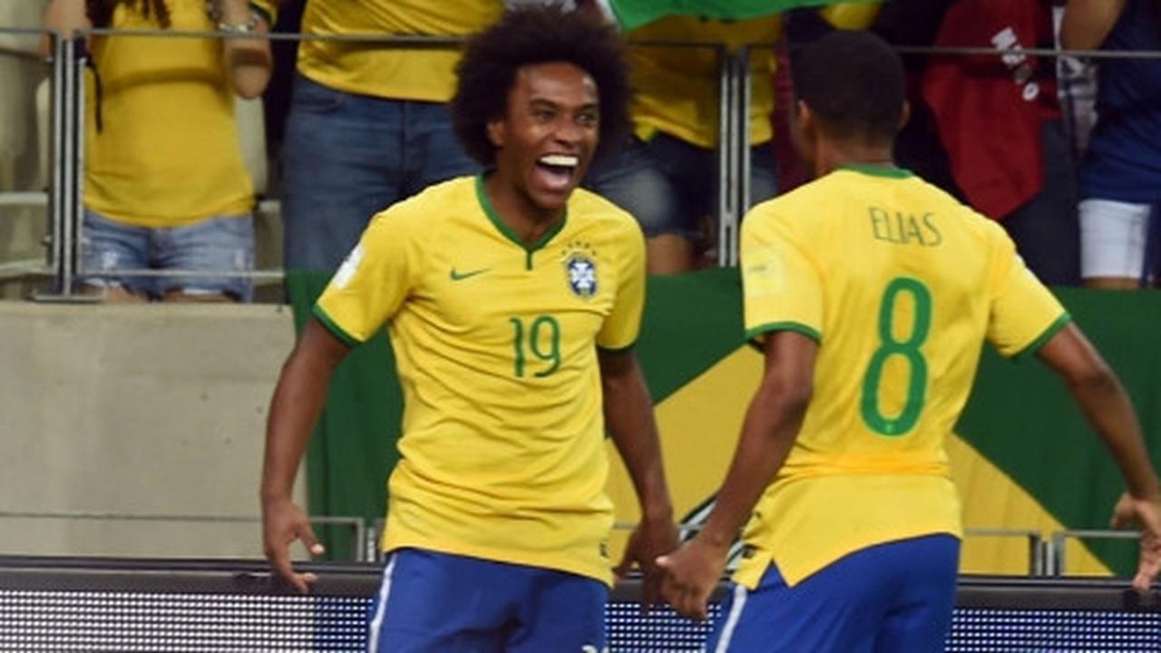 Juninho: Willian hampir selevel dengan Neymar