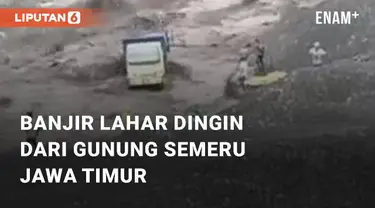 Banjir lahar dingin terjadi di wilayah Gunung Semeru, Jawa Timur, Jumat (26/1/2024). Banjir terjadi akibat hujan deras yang mengguyur di atas Gunung Semeru
