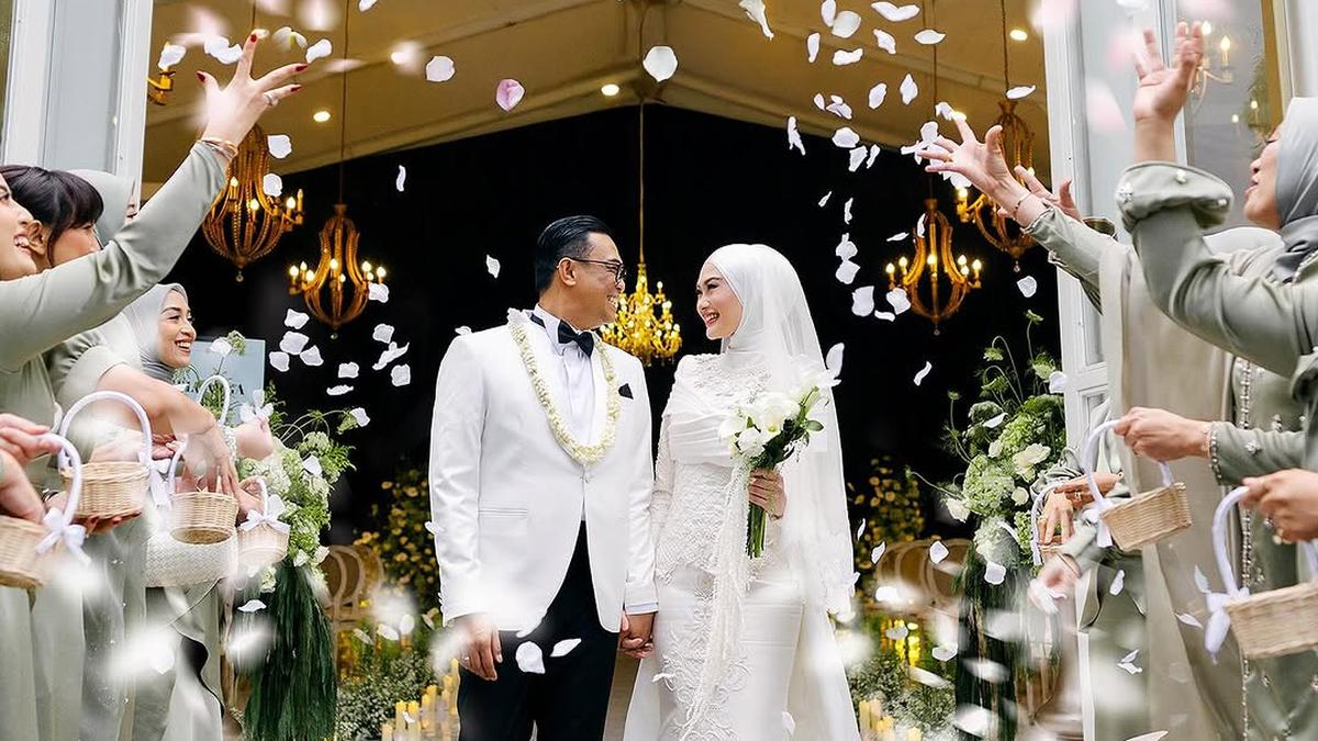 Lepas Masa Lajang, Pesona Indah Nada Puspsita dengan Gaun Pernikahan Stunning di Hari Pernikahan