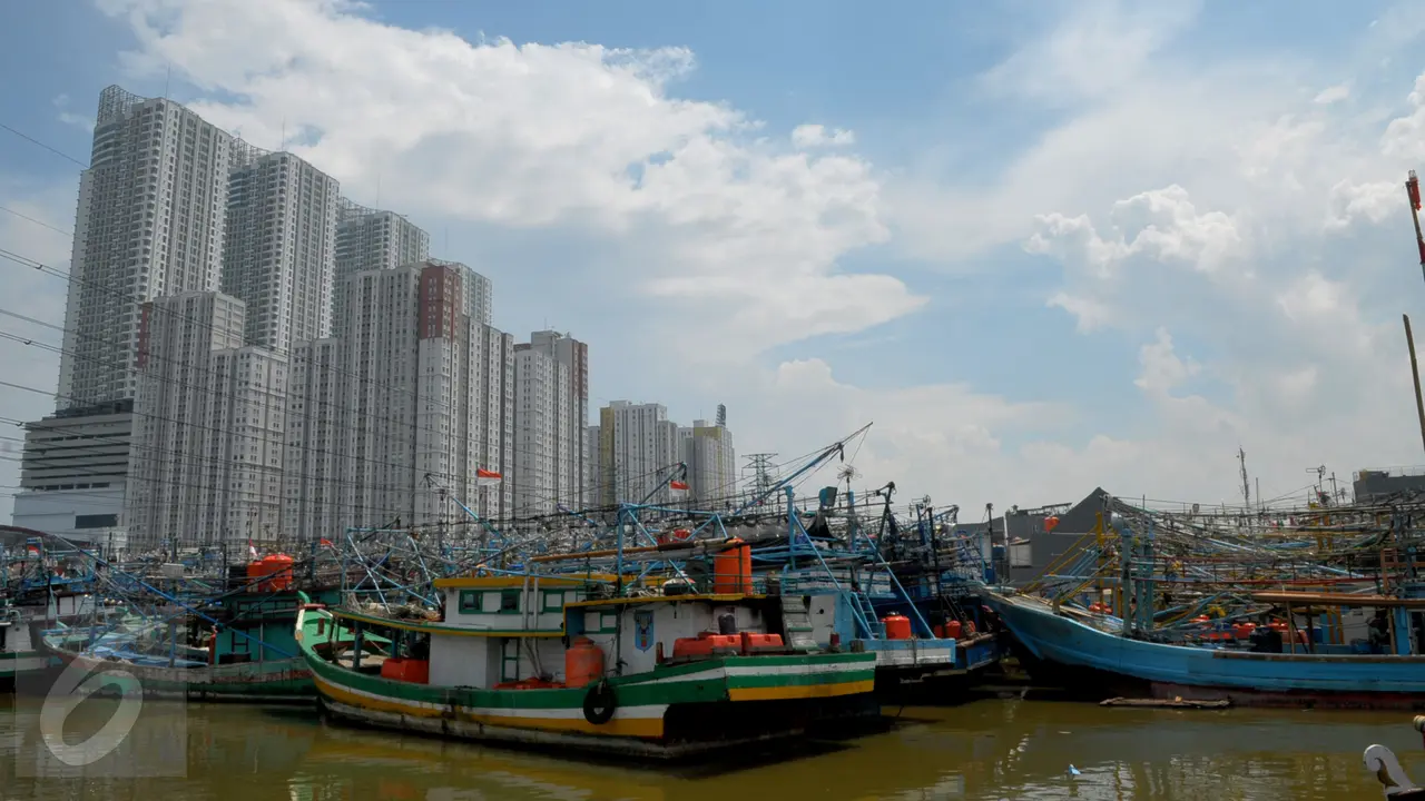 20160113-Dampak Kebijakan BBM, Ratusan Perahu Nelayan Antre di Muara Angke