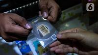 Lonjakan harga emas membuat transaksi di Galeri 24 melonjak tajam. (Liputan6.com/Herman Zakharia)