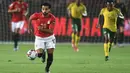 Mohamed Salah. Striker Mesir yang ketajamannya masih terjaga bersama Liverpool musim ini telah mencetak 43 gol dari 73 laga bersama Timnas Mesir. Menempati posisi kedua, ia masih berpeluang mematahkan rekor Hossam Hasan sebagai top skor yang telah pensiun dengan 68 gol. (AFP/Ozan Kose)